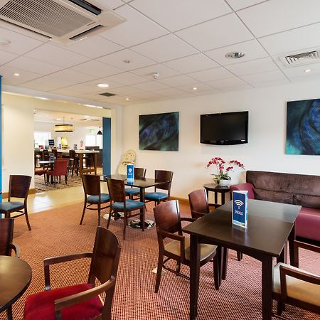 Holiday Inn Express Braintree By Ihg Dış mekan fotoğraf