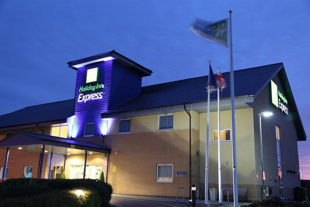 Holiday Inn Express Braintree By Ihg Dış mekan fotoğraf