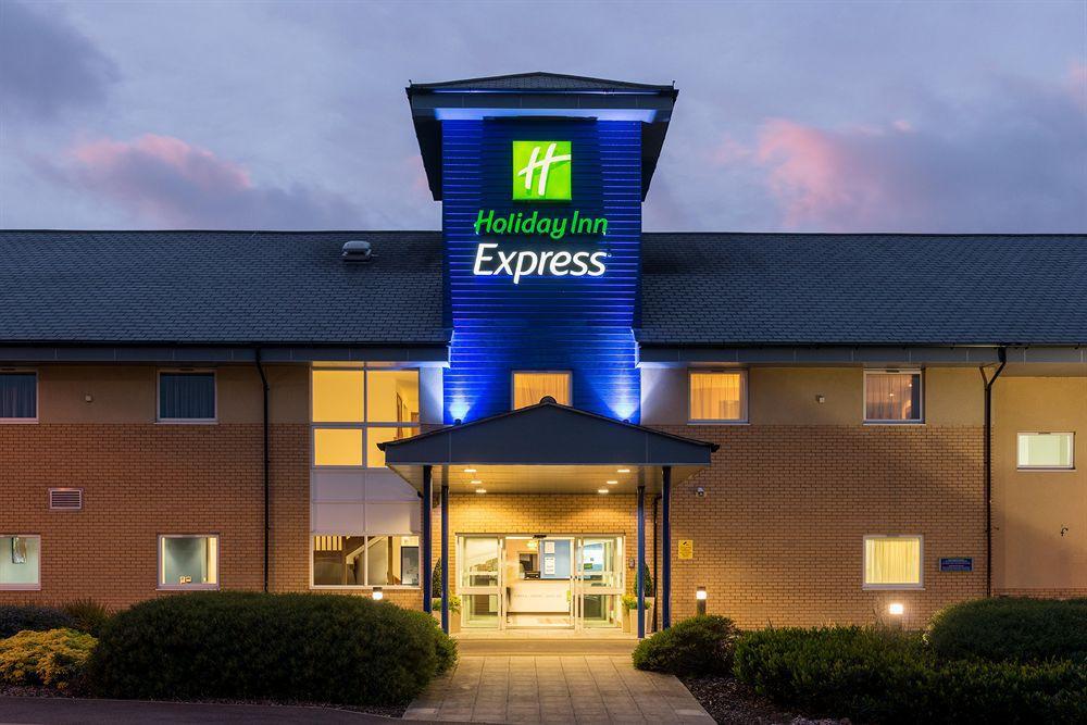 Holiday Inn Express Braintree By Ihg Dış mekan fotoğraf