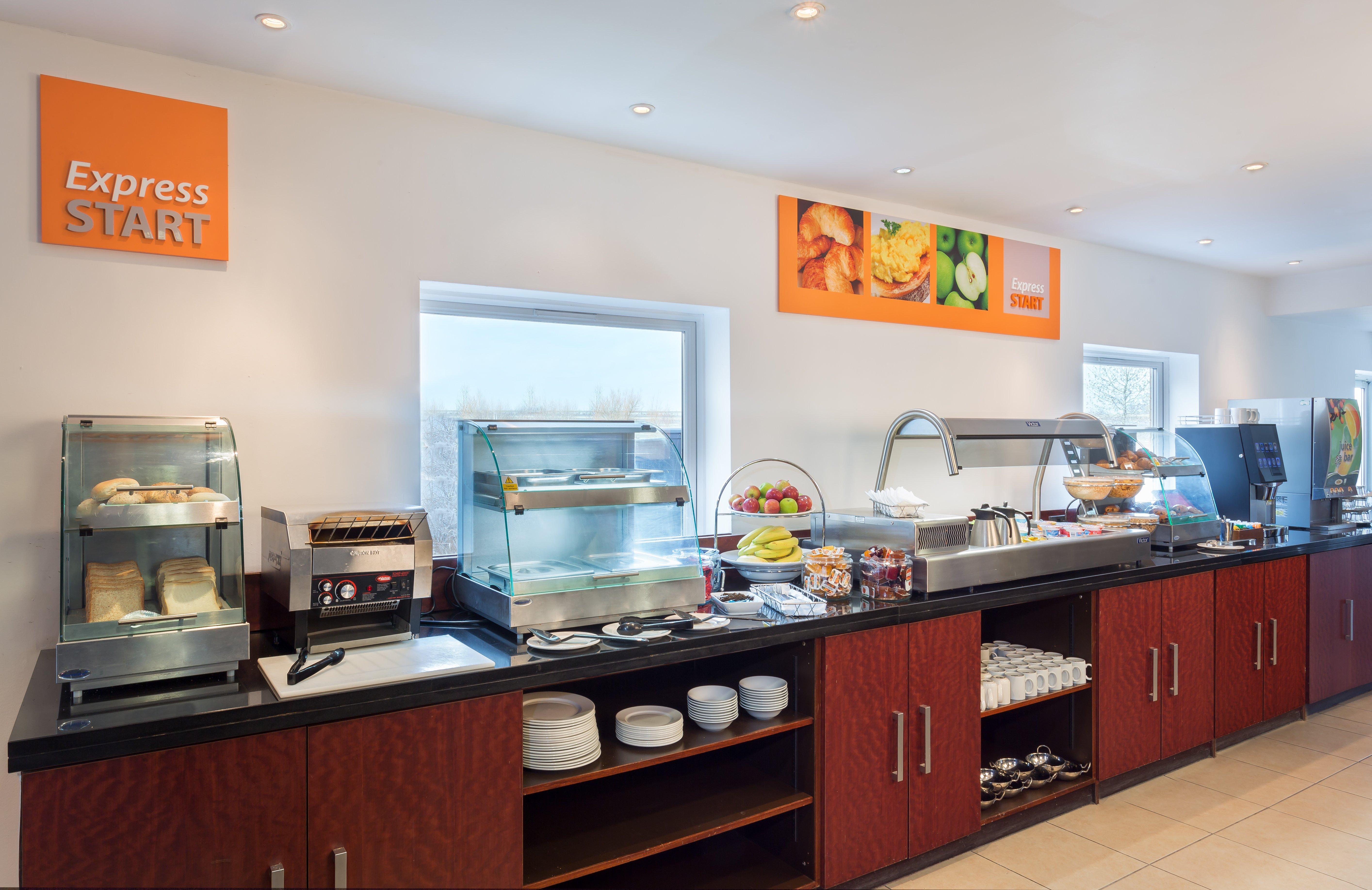Holiday Inn Express Braintree By Ihg Dış mekan fotoğraf