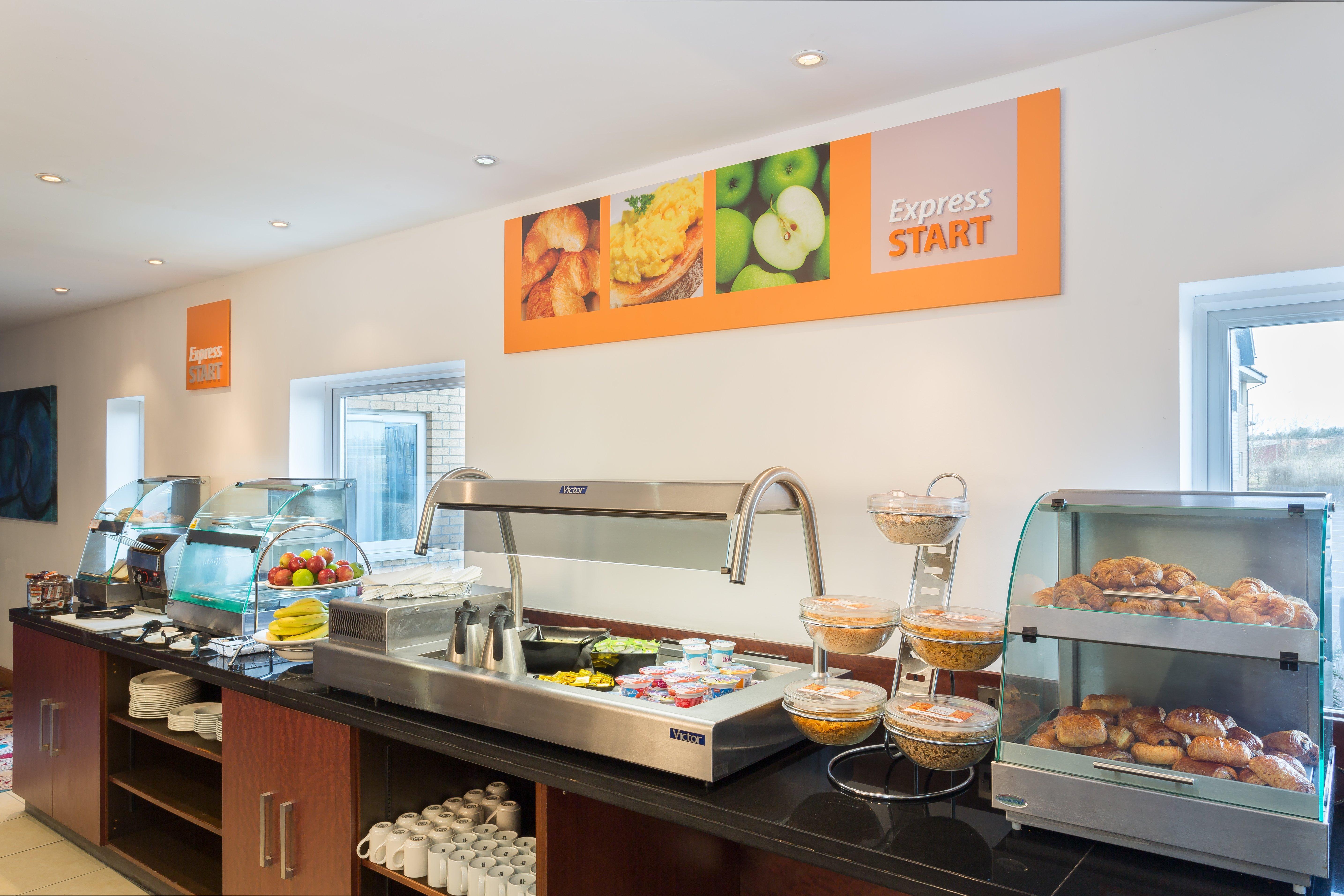 Holiday Inn Express Braintree By Ihg Dış mekan fotoğraf