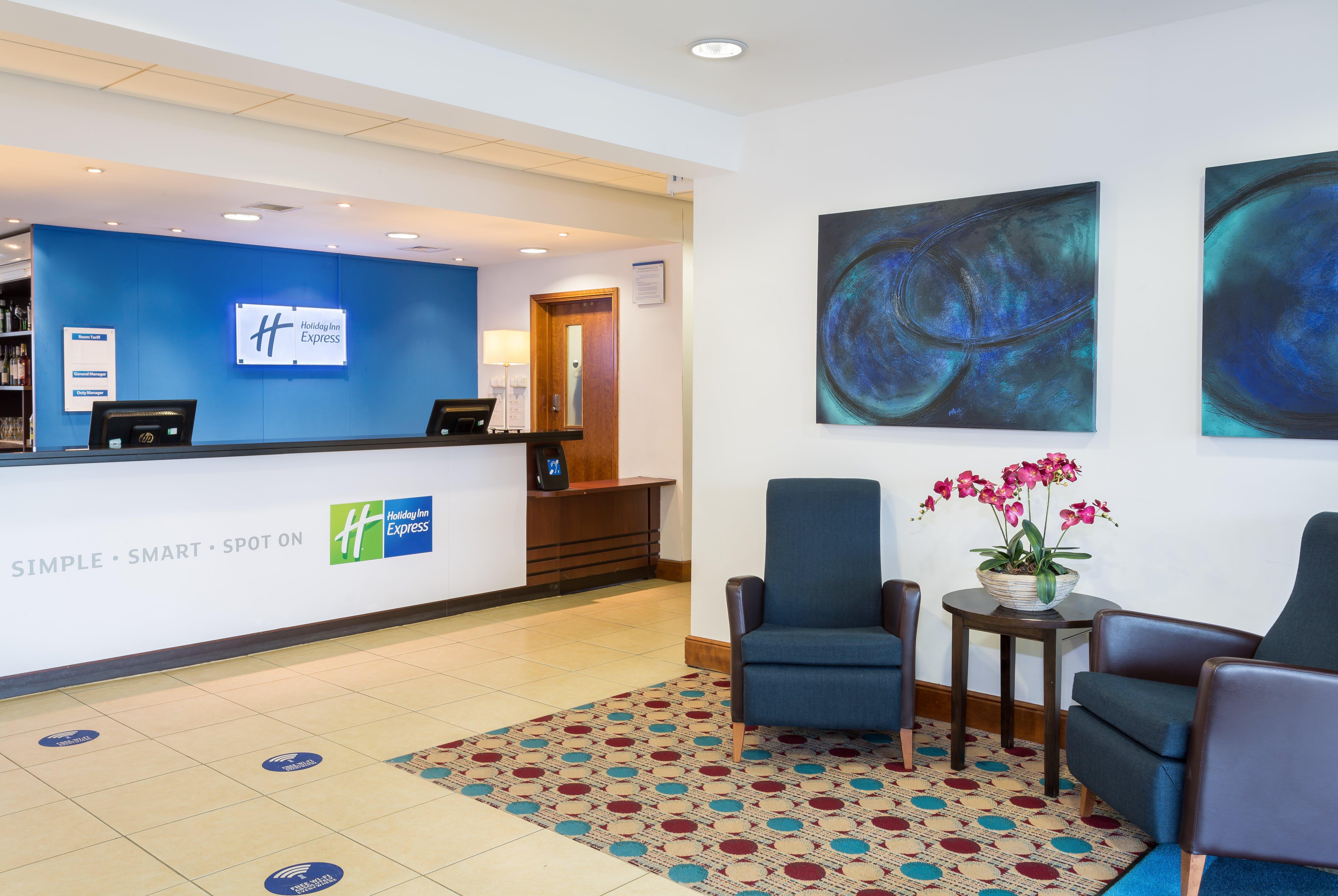 Holiday Inn Express Braintree By Ihg Dış mekan fotoğraf