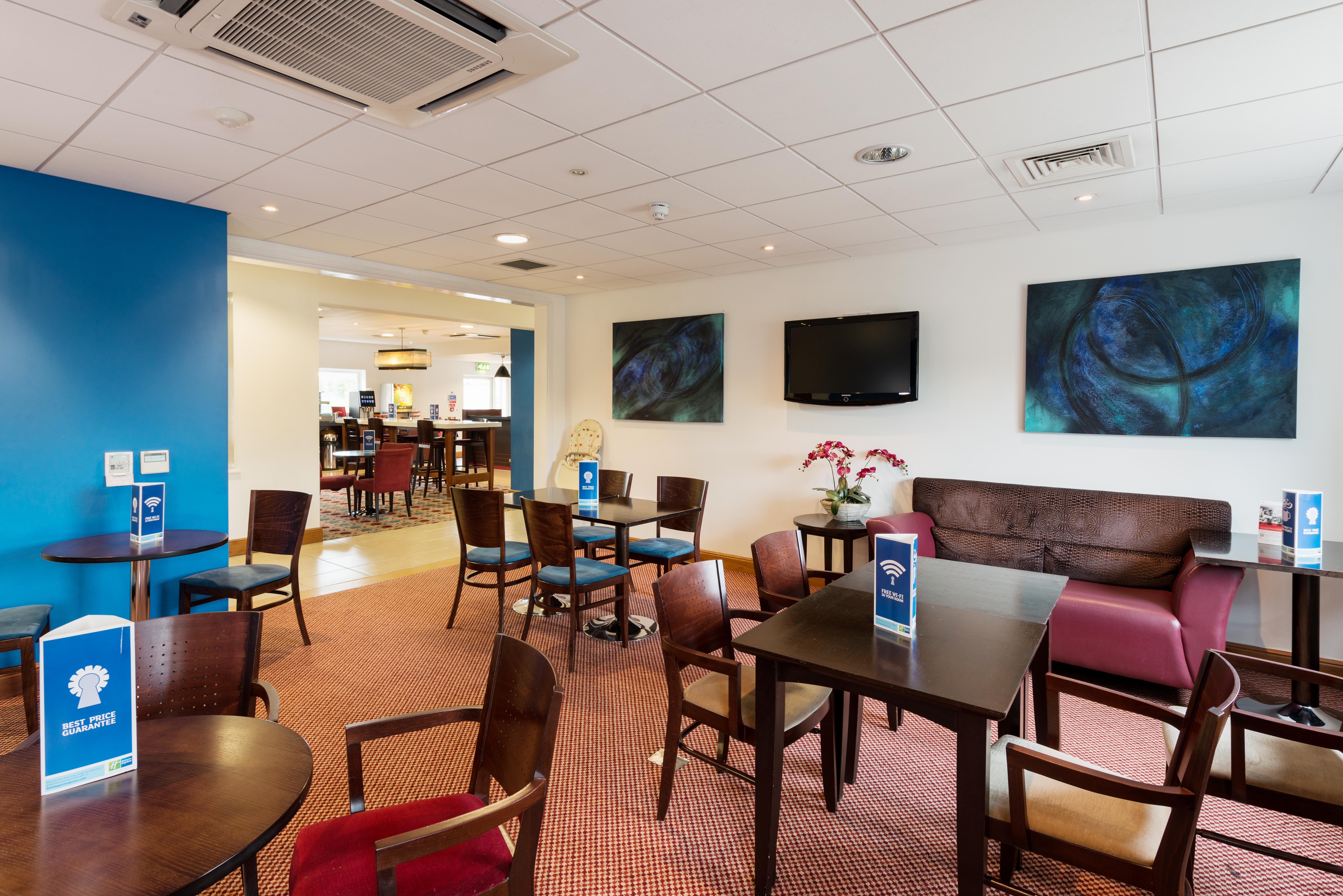 Holiday Inn Express Braintree By Ihg Dış mekan fotoğraf