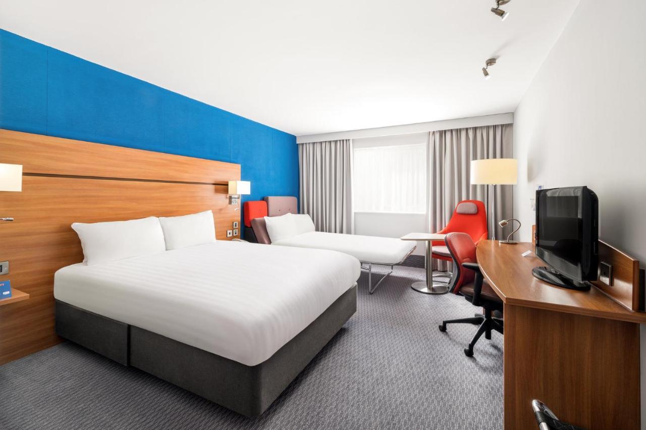 Holiday Inn Express Braintree By Ihg Dış mekan fotoğraf