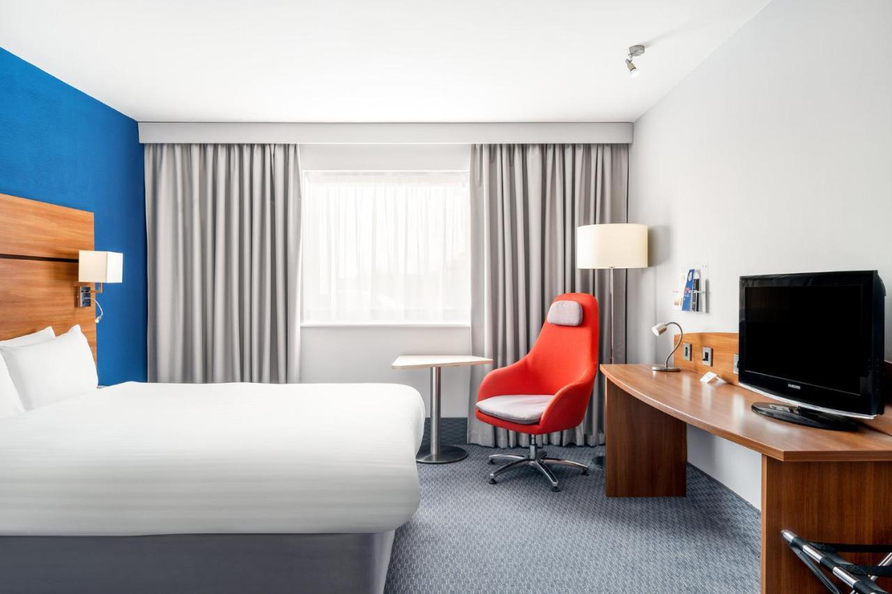 Holiday Inn Express Braintree By Ihg Dış mekan fotoğraf