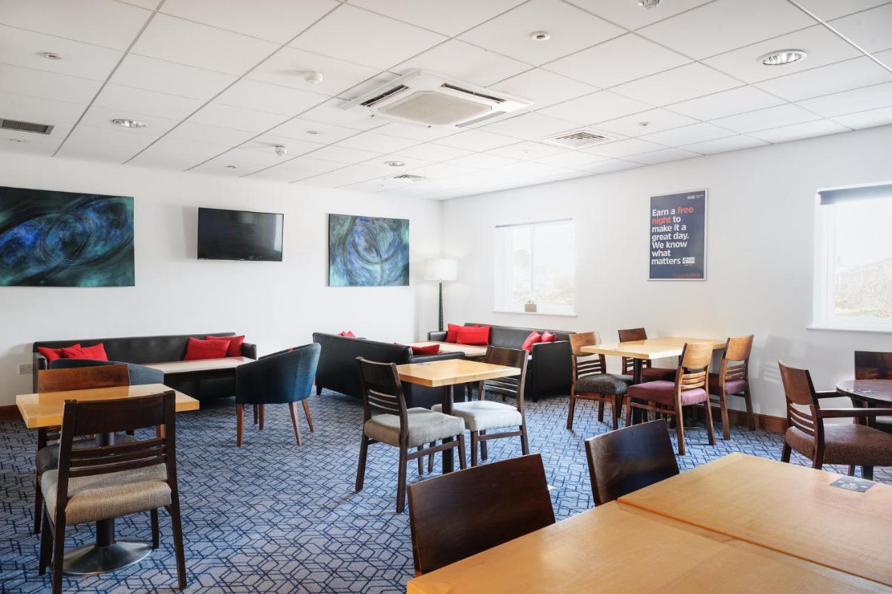 Holiday Inn Express Braintree By Ihg Dış mekan fotoğraf