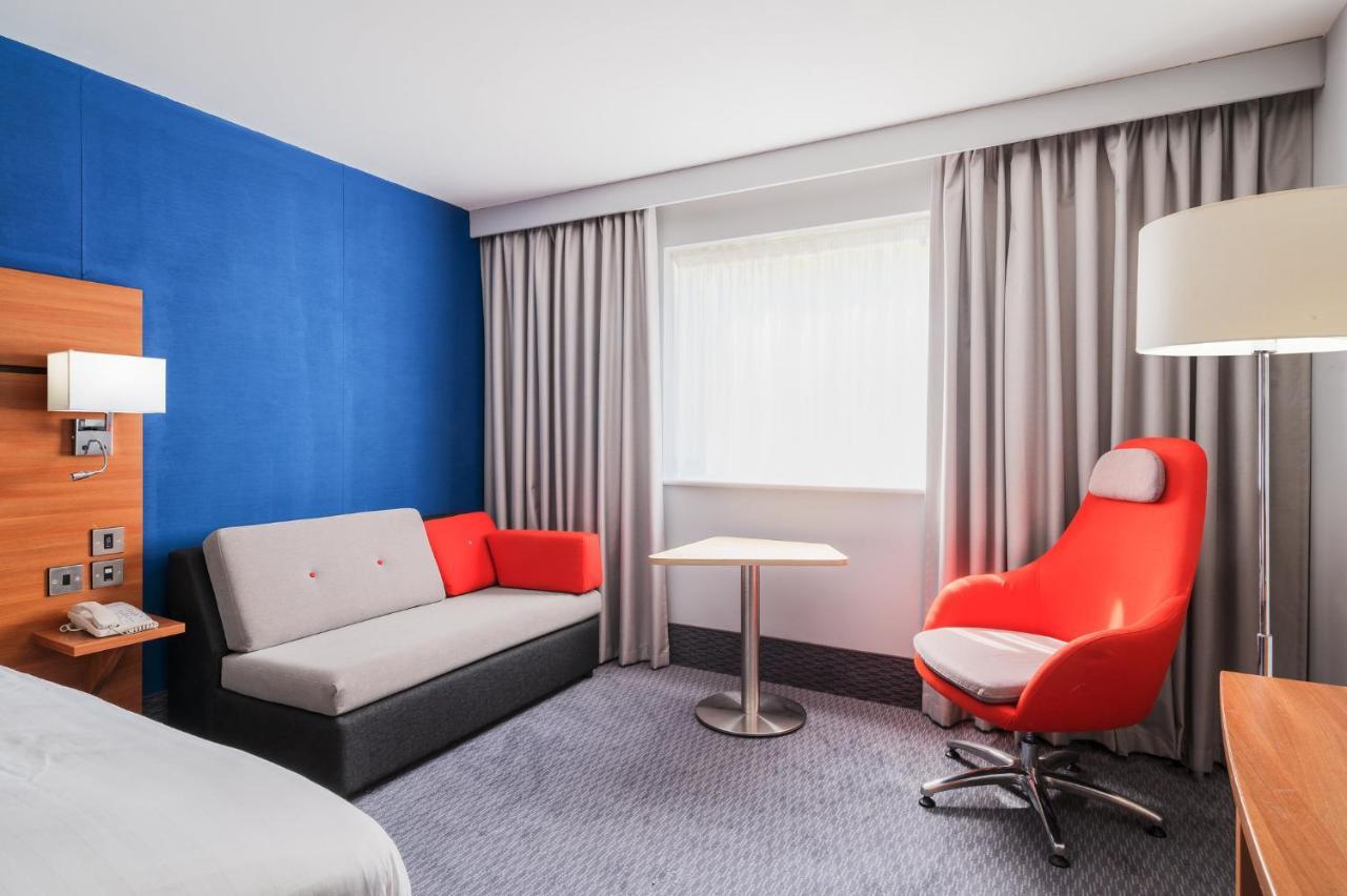 Holiday Inn Express Braintree By Ihg Dış mekan fotoğraf