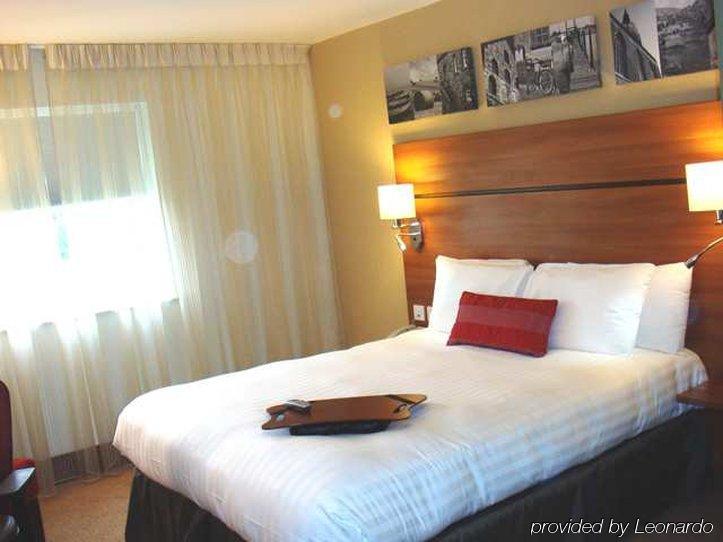 Holiday Inn Express Braintree By Ihg Dış mekan fotoğraf